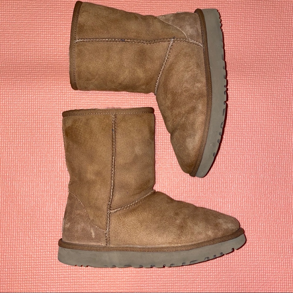 UGG Classic Short